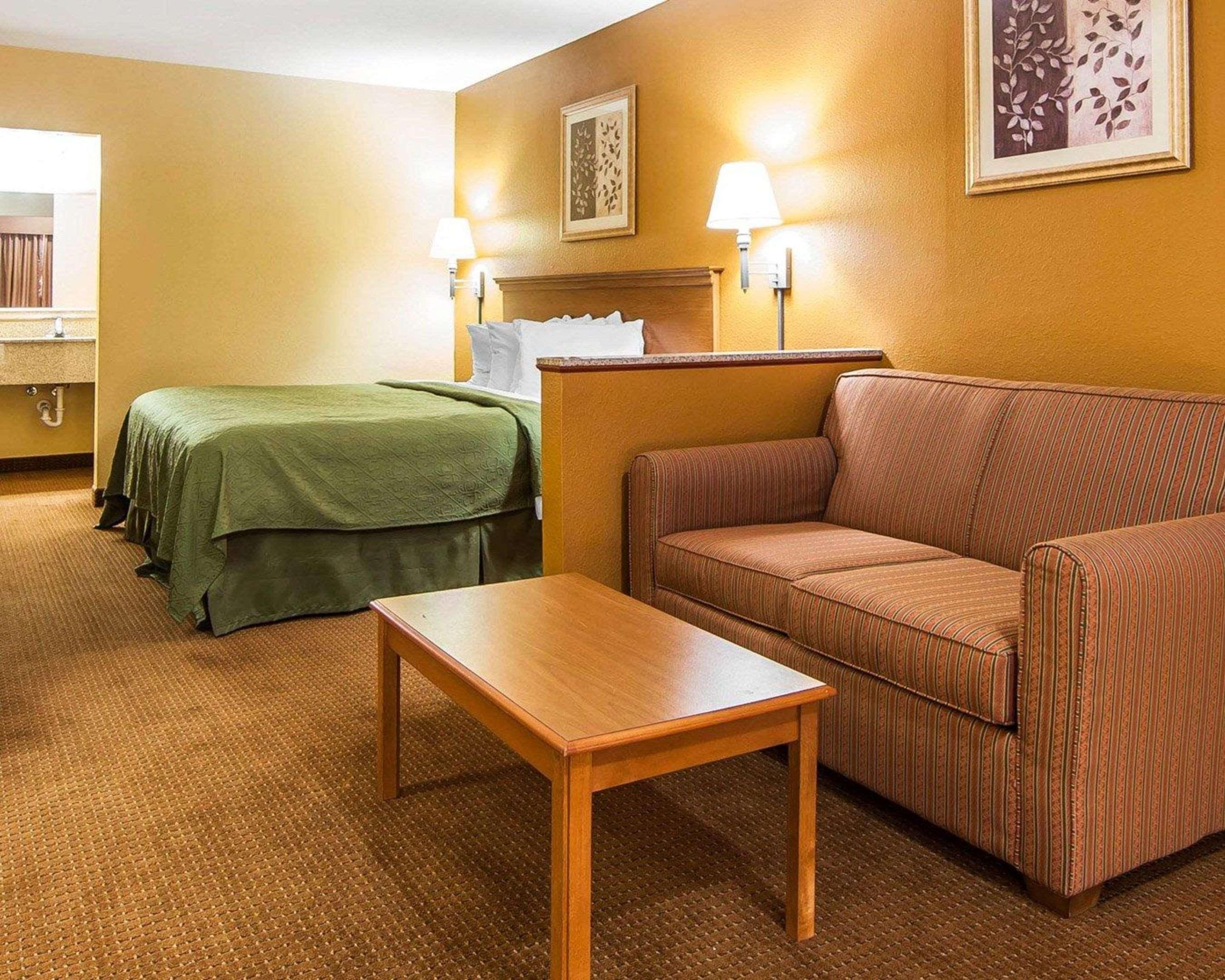 Quality Inn & Suites Cartersville Bagian luar foto