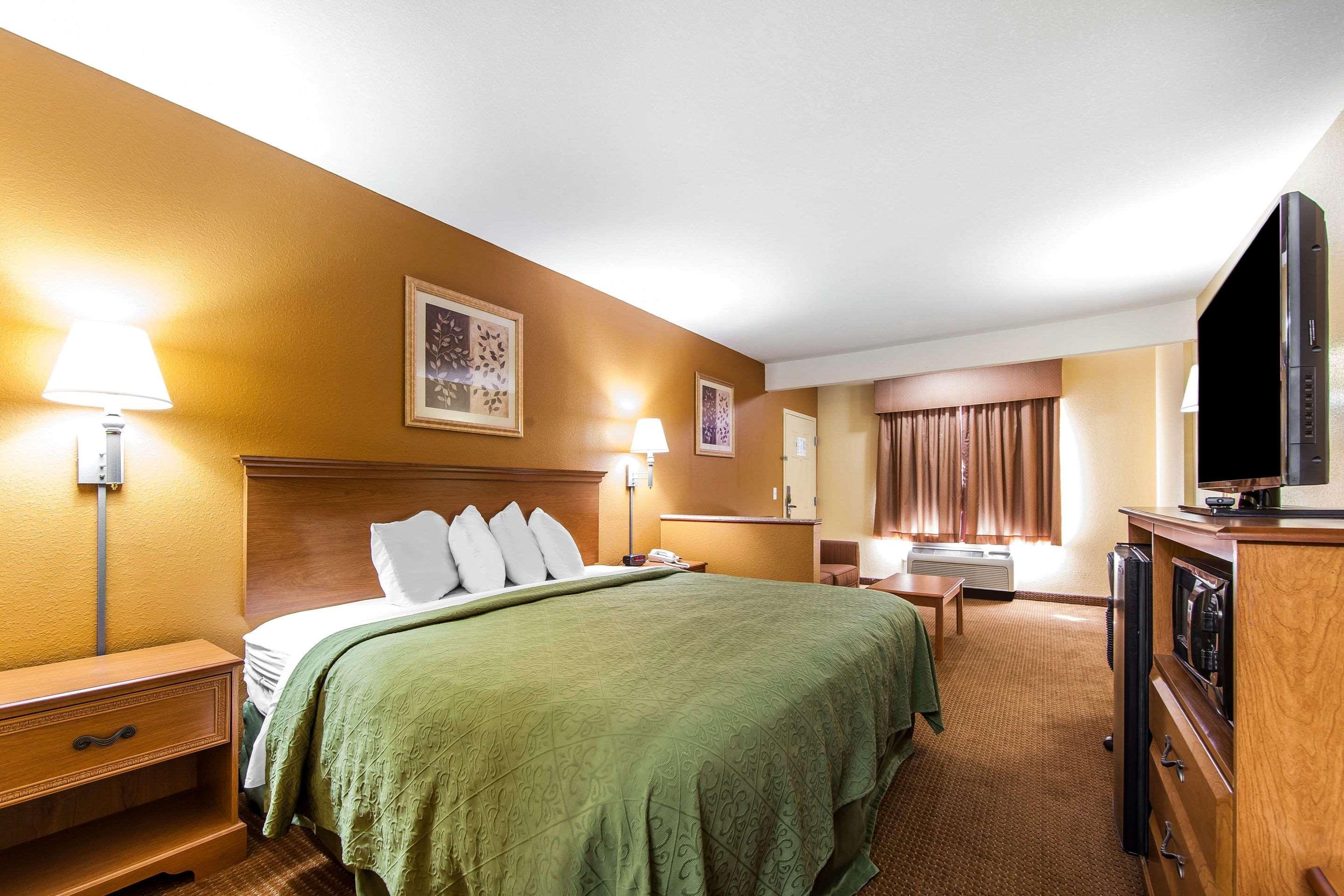 Quality Inn & Suites Cartersville Bagian luar foto