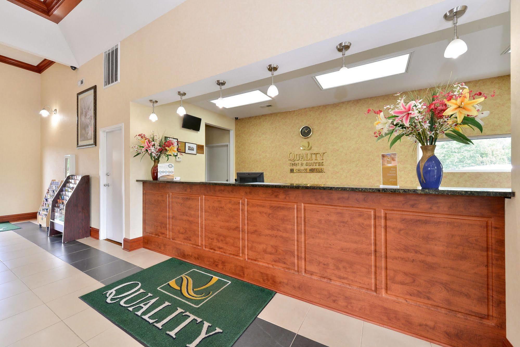 Quality Inn & Suites Cartersville Bagian luar foto